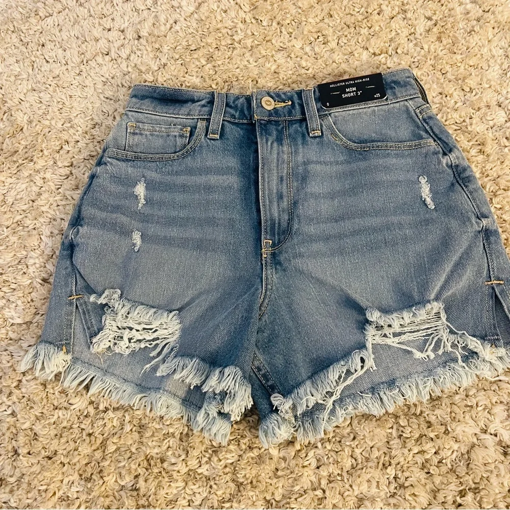 Hollister Ultra High-Rise Mom Denim Shorts NWT - Picture 1 of 10